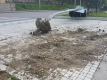 Пиян 15-годишен потроши "Ягуар" край Пловдив