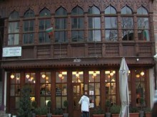 Читател: Молитви на турски кънтяха снощи по Малката главна! Кой и защо позволи това?