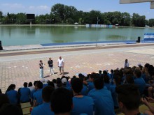 Олимпийски шампиони поздравиха 140 доброволци, работили за световното по гребане