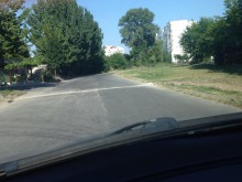 Два канала в асфалта по бул. "Дунав" тормозят пловдивчани