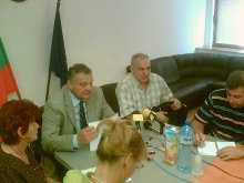 Държавата си взема фургоните за временно настаняване