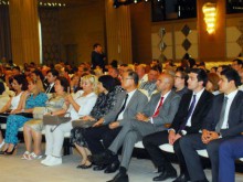 Потрес! Откриха Световната купа с чалга на Азис