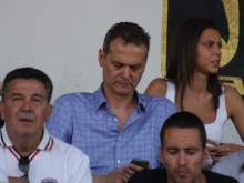 На "Лаута" обсъждат вероятността да изкарат отбора от А група