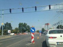 Ремонти затрудняват движението в части от града