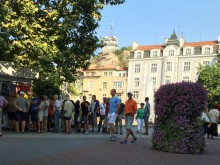 Опашки се извиха за безплатните покани за откриването на Колодрума