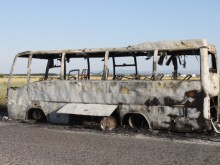 Автобус на градския транспорт изгоря до основи в Асеновград