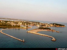Пловдивски коли бяха брутално надрани край гръцки плаж 