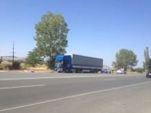Камион прегази служител на ДАИ