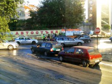Войната по пътищата в Пловдив продължава, блъснаха жена на зебра