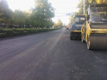 Западното платно на бул. "Васил Априлов" вече с нов асфалт