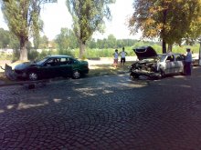 Опел и Волво се удариха челно в Пловдив