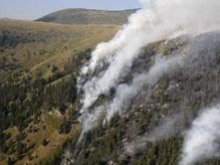 Рила продължава да гори на над 1200 декара, гасенето е трудно