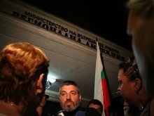 Освободиха 15-годишното момче от ареста, задържат другите за 24 часа