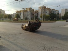Шофьорът от вчерашната катастрофа в "Тракия" се е разминал без наранявания
