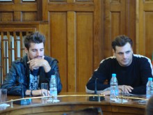 2Cellos са вече в Пловдив и обещават разтърсват концерт на Античния театър