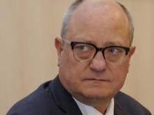 Министър Танев: Който знае за случаи на ученици фантоми в клас да ми долага
