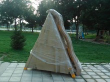 В Калековец младежи дариха нова пързалка на детска градина "Весела"