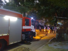 Пожар обгази цял квартал в Пловдив, няма пострадали!