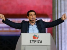 Гърците гласуват днес