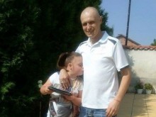 Пловдивчани, да помогнем на Митко да се излекува!