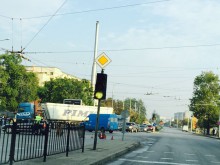 Надлез "Родопи" блокиран заради скъсана тролейбусна мрежа, не минавайте оттам!