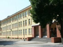 Решават заплатите на школски директори