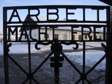 Германия настани бежанци в нацисткия лагер "Дахау"