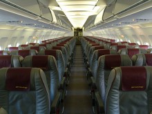 Стюардеса изкарала 650 000 паунда от секс по време на работа