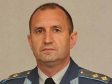 Шефът на ВВС генерал-майор Румен Радев подаде оставка