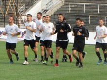 Двама отпаднаха от групата на Локо за Берое