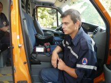Лаборатория на ГЗ замерва показателите на въздуха пред общината