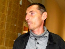 Ненормалник налита на пловдивчанки, масажира им ушите за сваляне на стреса