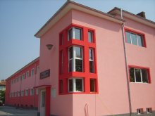Санираха училищата в "Източен" с над 5 милиона лева