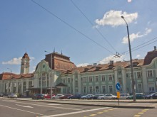 Отвлякоха млад пазарджиклия пред жп гарата в Бургас, яде бой два дни