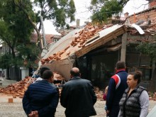 Незаконна къща се срина в "Столипиново", по чудо няма жертви!