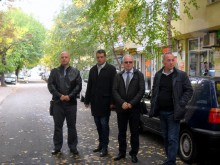 Нов асфалт пред Паспортна служба в Пловдив
