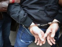 Каналджия заряза бус с бежанци на АМ "Тракия", прескача през крайпътна мрежа