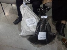Безпрецедентно забавяне, още броят бюлетини