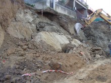 Свлачище едва не затрупа къщи в "Горни Воден"