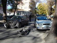 27-годишен е пострадалият днес в Пловдив полицай, има травми!