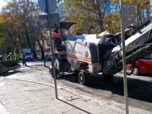 Отново кърпят дупките по бул. "Руски"
