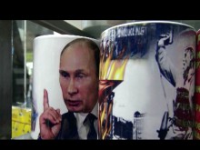 Чаши със Сталин и Путин - хит на пазара в Пловдив