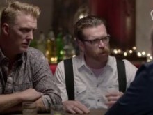 Ужасът в "Батаклан" през очите на "Eagles of Death Metal": Хора се правеха на мъртви