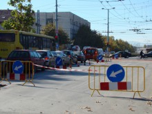 Край на невъобразимо трудния ляв завой до ВСИ! Правят отделни секции!