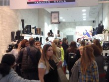Мол "Пловдив" се напълни - заради лошото време или "черния петък"?