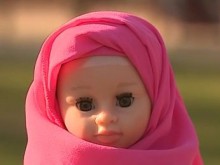 В родните детски магазини вече може да се купи и кукла с фередже