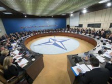 Столтенберг: НАТО не планира сухопътна операция срещу "Ислямска държава"