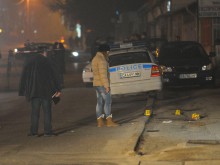 Двама в болница след стрелба в София