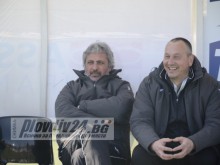 Бащата даде ден почивка на "смърфовете"