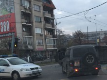 Преобърнат след катастрофа автомобил създава невъобразим хаос в Кючука, избягвайте бул. "Вапцаров"!